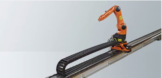 KUKA glisse linéaire KL 100 le robot fonctionne sur un axe supplémentaire
