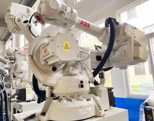 IRB 7600- 500/2.55 Abb bras robotisé 500 kg pour plusieurs procédés de fabrication